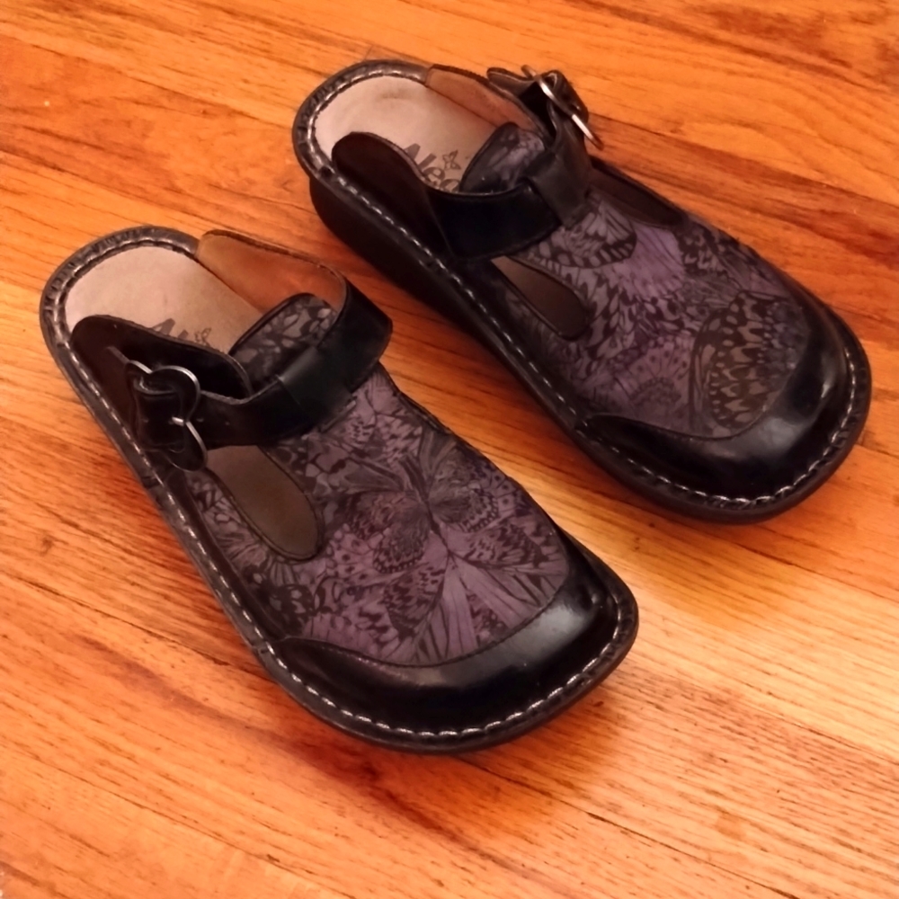 Algeria butterfly print clogs